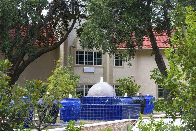 River Oaks Treatment Center Photo